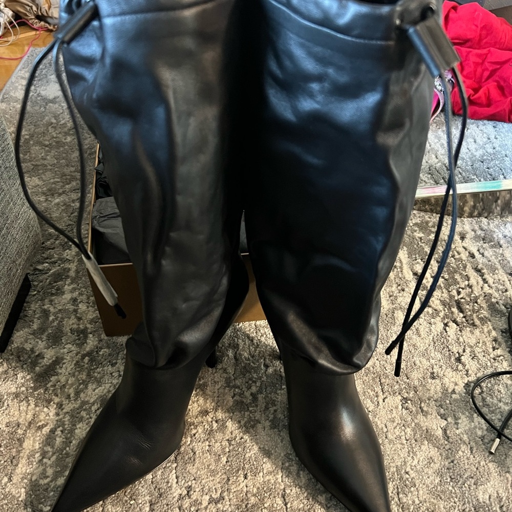 Burberry Kilbride DrawString Leather Boots - Picture 3 of 8